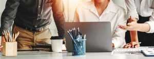 Home Visuele gids met 9 small business ideas voor studenten inclusief freelancen, bijles en online ondernemen