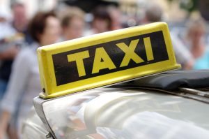 Home Groep vrienden die goedkoper samen rijden met taxi in Doetinchem en kosten besparen