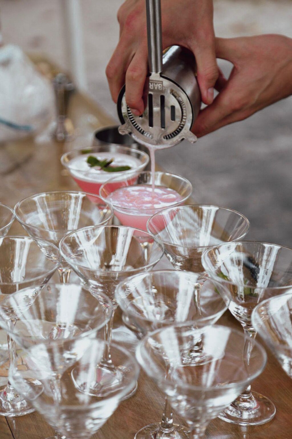 Professioneel gemixte cocktails kopen voor kerst- en nieuwjaarsfeest, klaar om te serveren